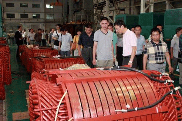 西安泰富西瑪高效節(jié)能電機在石油化工企業(yè)節(jié)能應用。 西安泰富西瑪高效節(jié)能電機在石油化工企業(yè)節(jié)能應用。